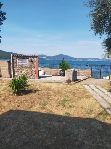 Independent Villa With Private Beach On The Lake Bracciano  Zewnętrze zdjęcie