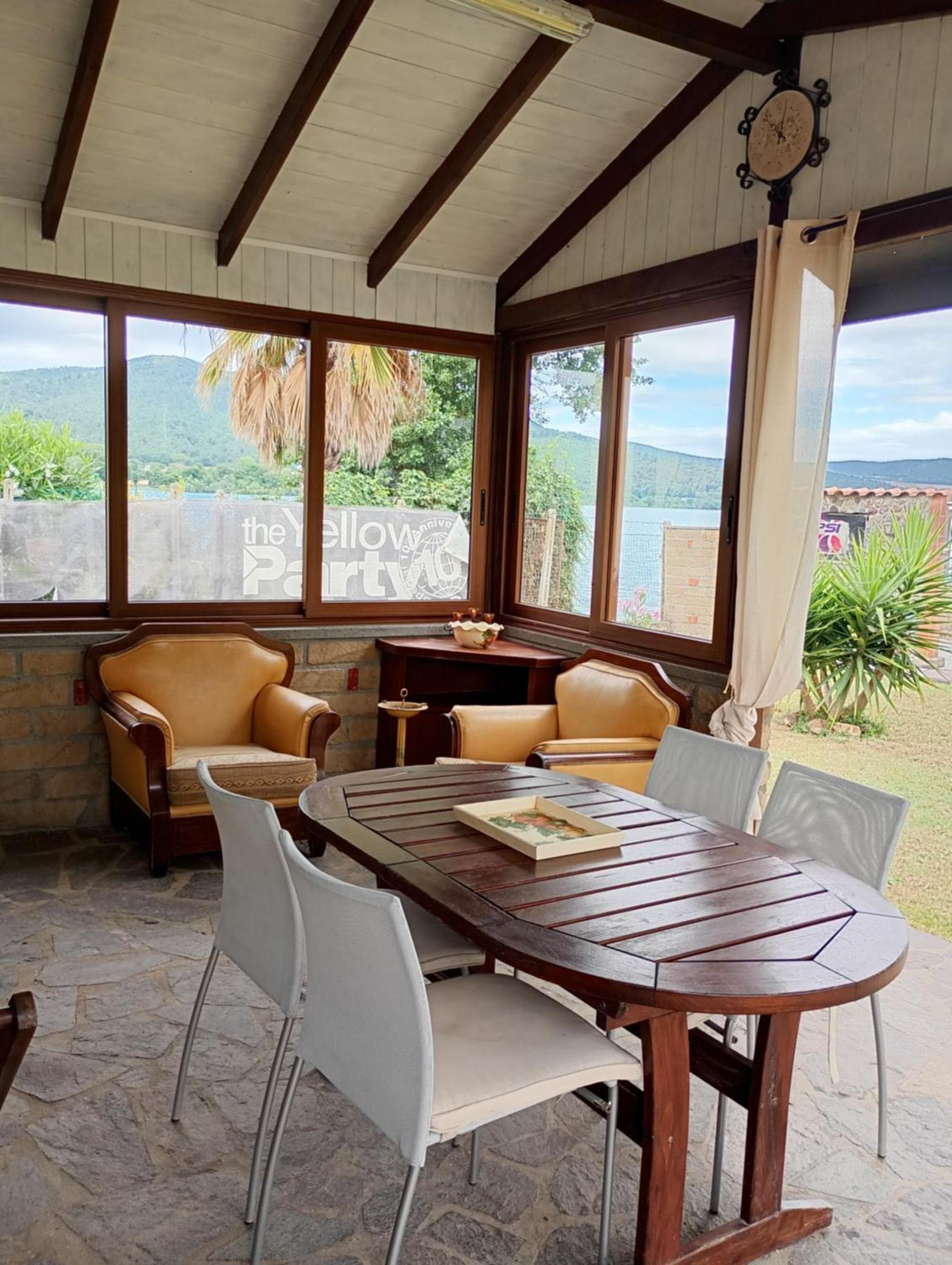 Independent Villa With Private Beach On The Lake Bracciano  Zewnętrze zdjęcie