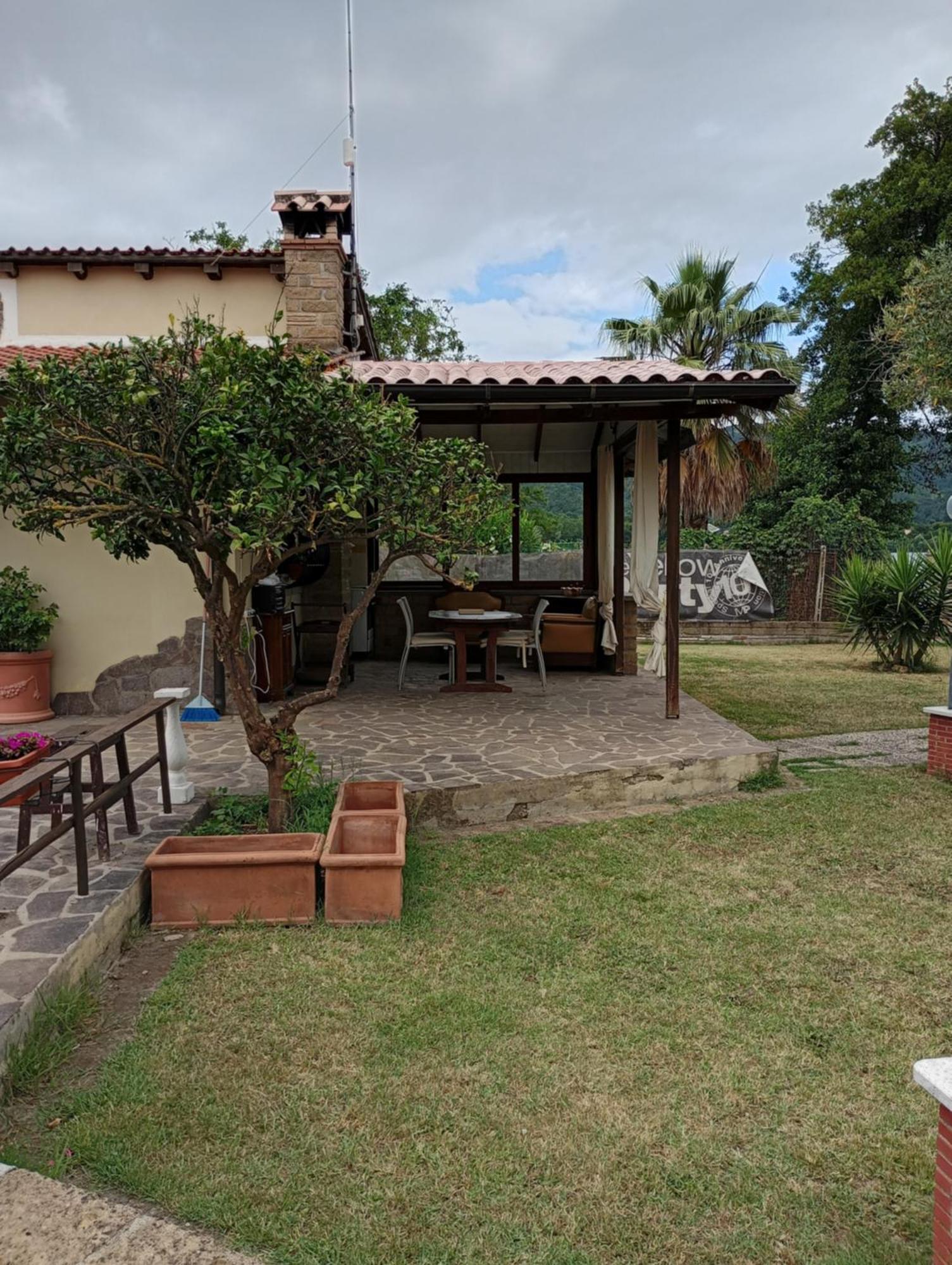 Independent Villa With Private Beach On The Lake Bracciano  Zewnętrze zdjęcie